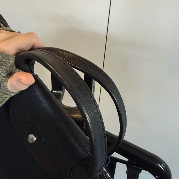 Longchamp Classic Black Leather Shoulder Bag - Picture 9 of 16